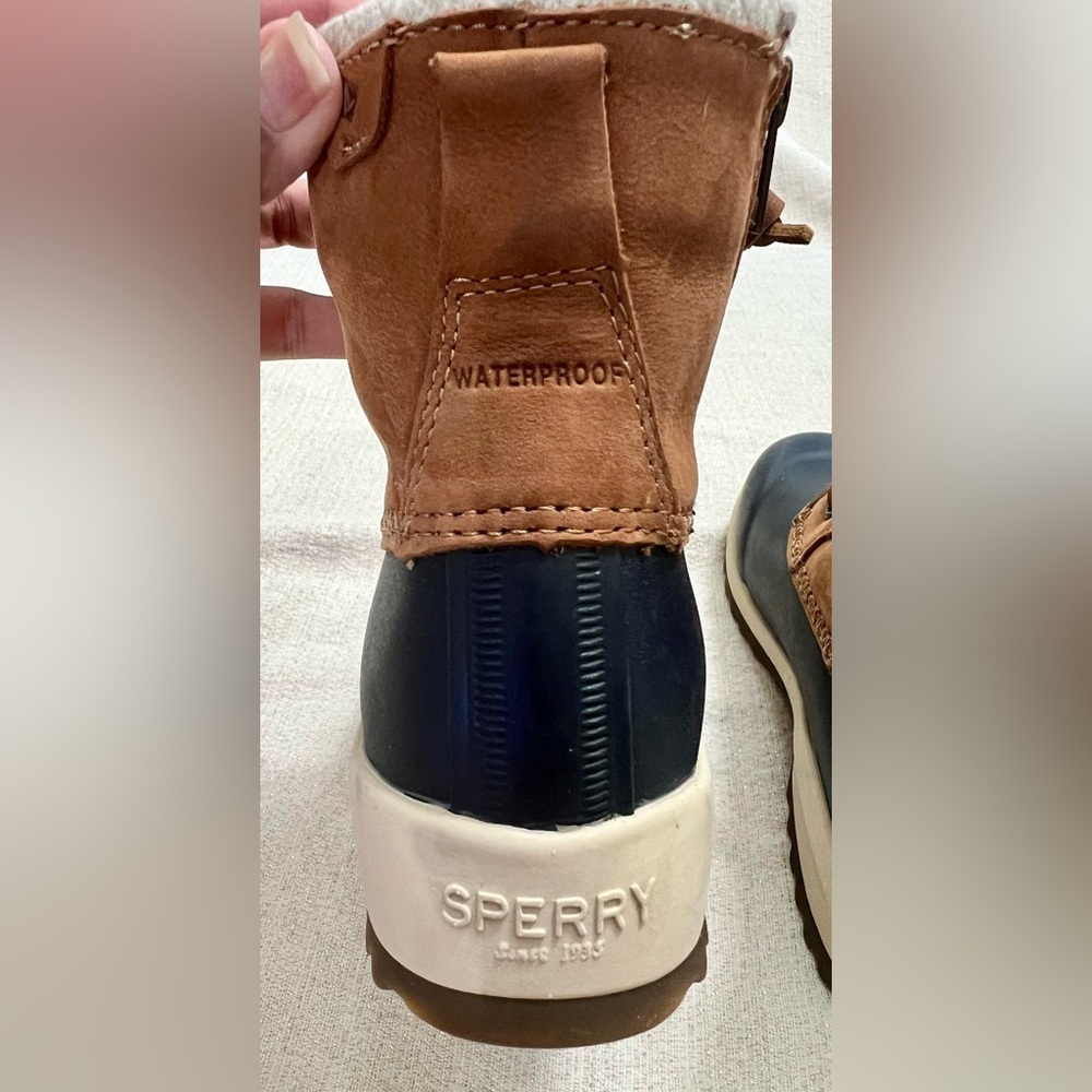 NEW SPERRY Women’s Maritime Repel Snow Boots Tan/Navy With Thinsulat -Size 5 - Picture 6 of 9